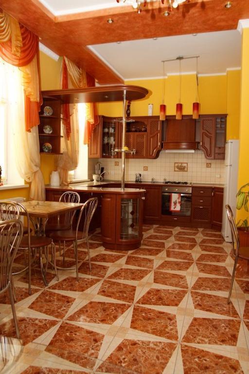 Gostynniy Dvir Hostel Ternopil Bagian luar foto