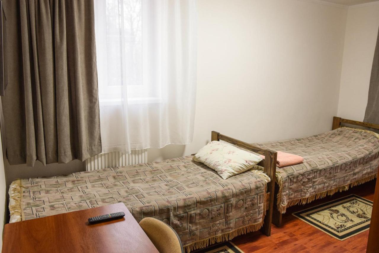 Gostynniy Dvir Hostel Ternopil Bagian luar foto